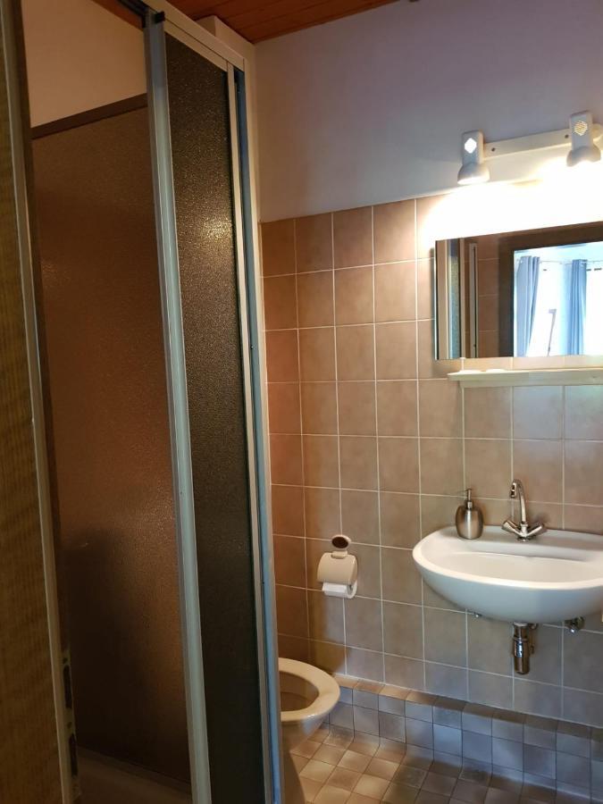 Hotelzimmer Im Alten Reihenhaus Auf Der Stadtmauer Bacharach Kültér fotó